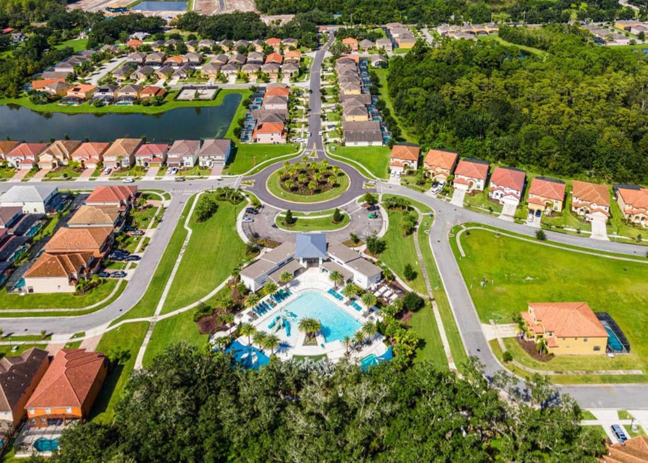 Stunning 9Br Home - Family Resort With Private Pool, Hot Tub, Games Room And Bbq! Kissimmee Exterior foto